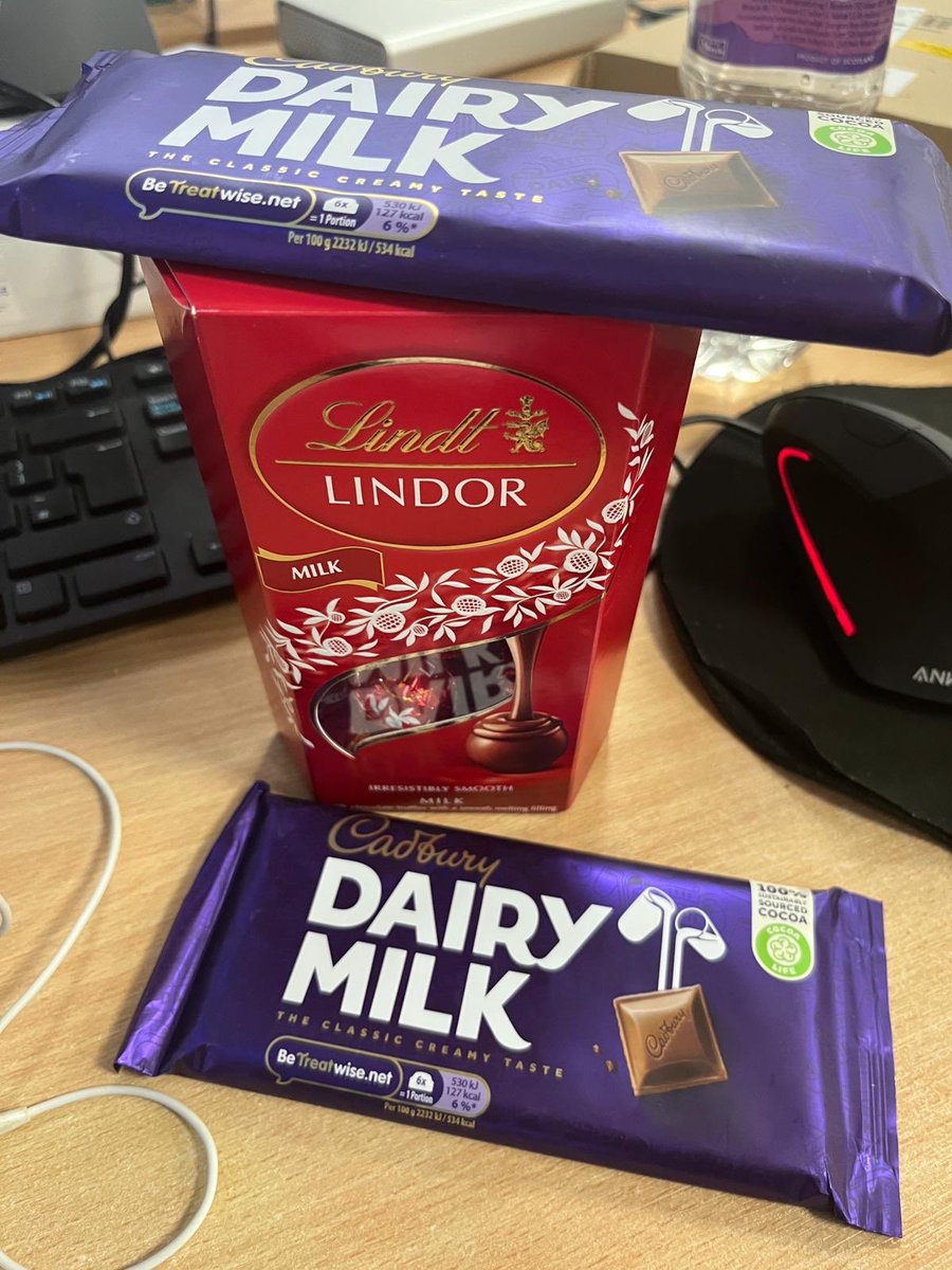 JimDavisOnAir's tweet image. I’m in for @nicksnaith for the final time this week. I’d love to hear your #3wordHalfTerm for today’s teabreakers. Plus £200 of fuel to win with #ShellGoPlus. Thanks to Roxie for the chocolate too! Magic.co.uk