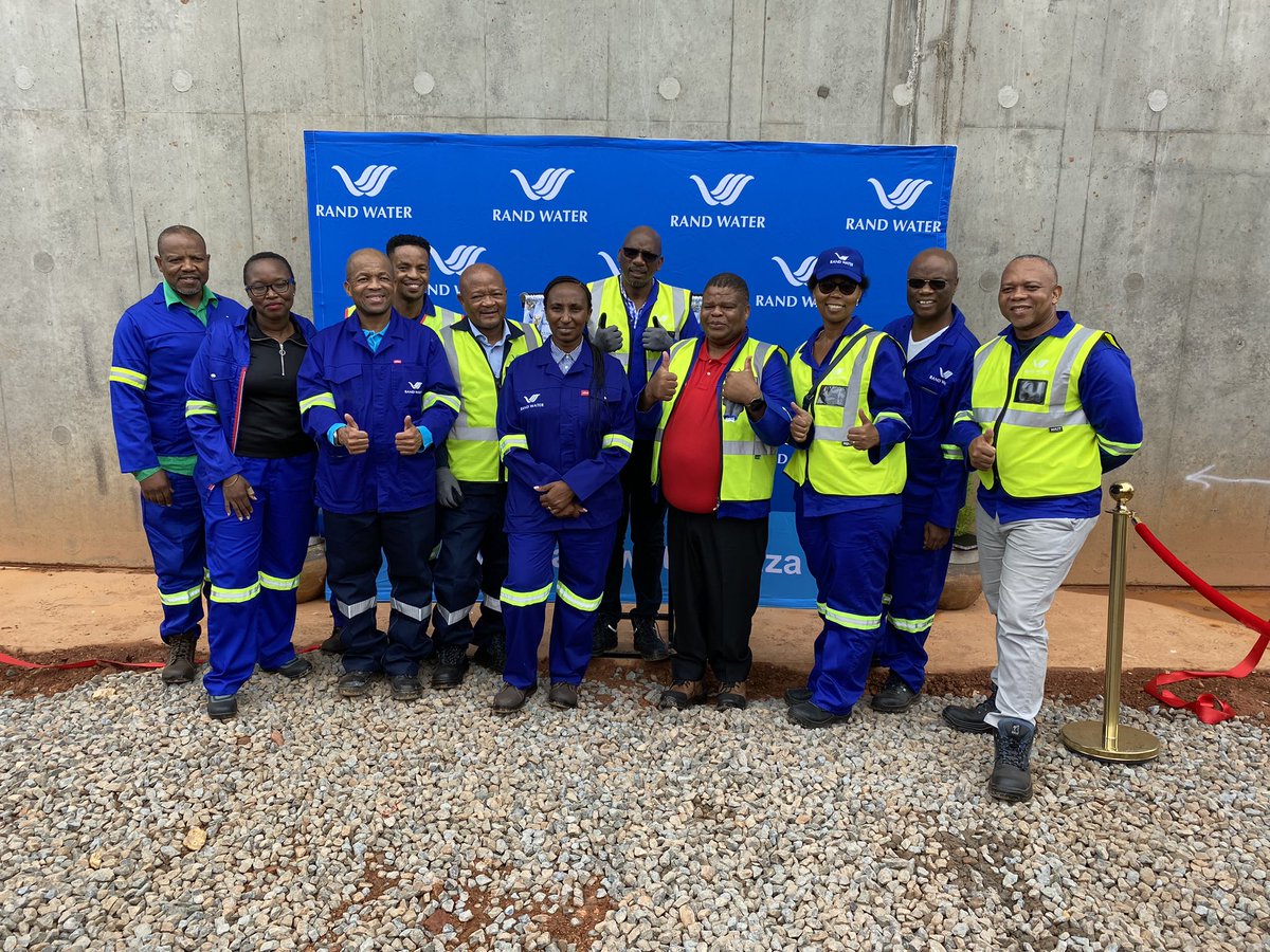 Rand_Water's tweet photo. #RandWater
#vlakfonteinreservoir #sustainability #watersecurity
#findingnewways
#KnowBetterDoBetter
Minister Senzo Mchunu cuts the ribbon to officially open the Vlakfontein reservoir.
@DWS_RSA https://t.co/1ve3Clrdom