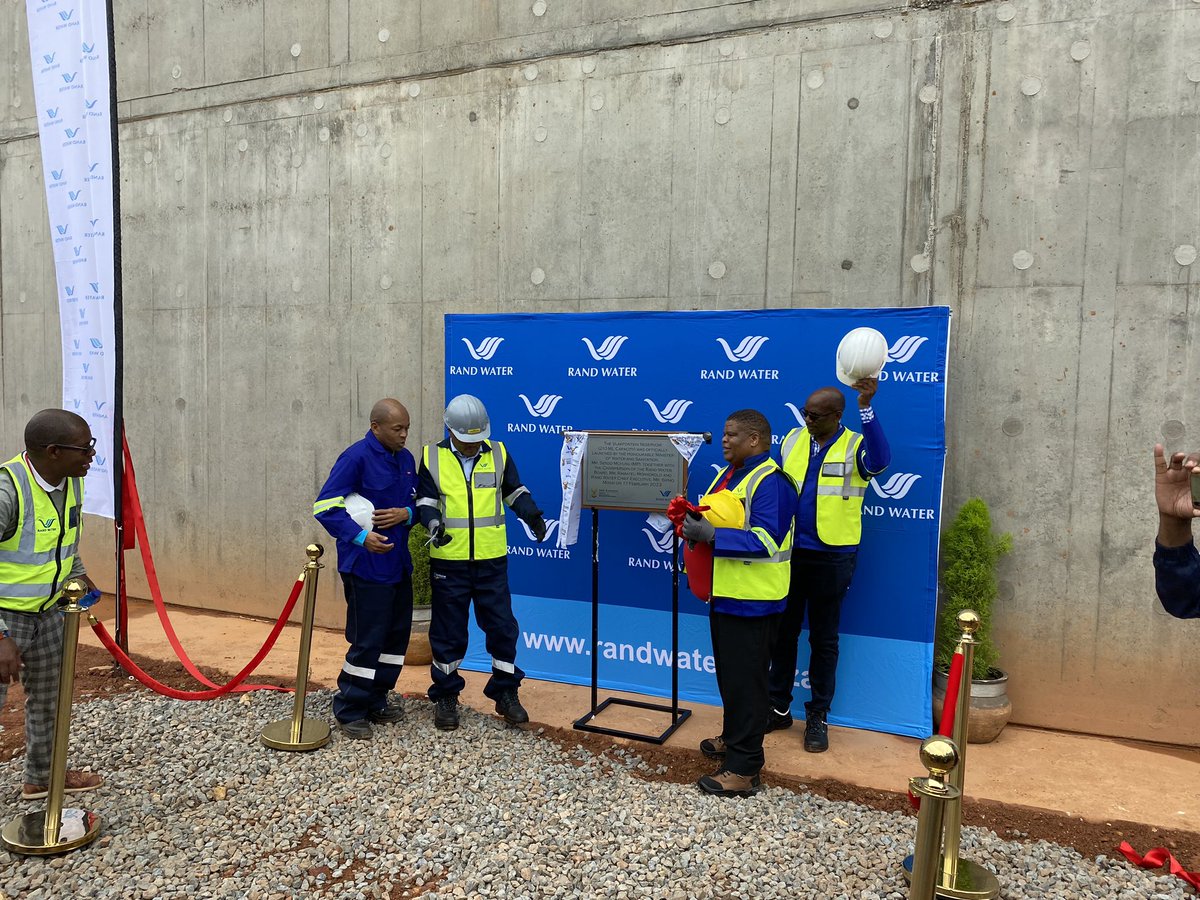 Rand_Water's tweet photo. #RandWater
#vlakfonteinreservoir #sustainability #watersecurity
#findingnewways
#KnowBetterDoBetter
Minister Senzo Mchunu cuts the ribbon to officially open the Vlakfontein reservoir.
@DWS_RSA https://t.co/1ve3Clrdom