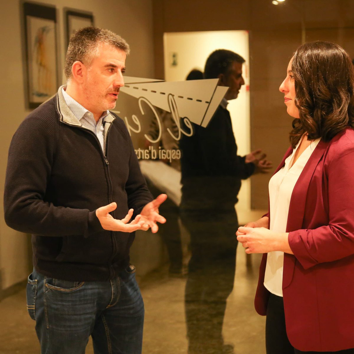 ERCSantGregori's tweet photo. La @cristina_erc amb Jordi @vinasxifra, alcalde de Salt parlant sobre les relacions entre els dos municipis.seguint la seva bona tasca i que es desprèn del saber fer #republicà, potenciarem el creixement i enfortiment del teixit sociocultural de #santgregori i els seus #7pobles https://t.co/RfQxgqCYue