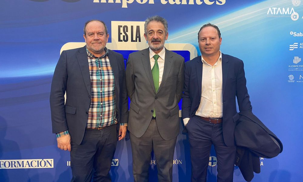 Nuestro socio director, Fermín Crespo, ha estado presente en la 38º Gala IMPORTANTES de INFORMACION.

Al evento han acudido también el presidente de la Asociación de Empresas Turísticas de Elche - AETE, Rafael Blanquer, y el director de IVF LIFE Alicante, Francisco Compañ.