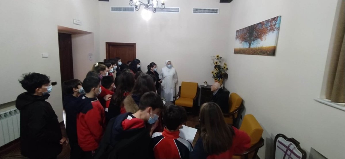 Emocionante visita a nuestro muy querido P. Reyes Castaño en la Residencia de San Juan de Dios. #SomosFamilia <a href="/centrosFEST/">Fundación Educativa Santísima Trinidad</a>