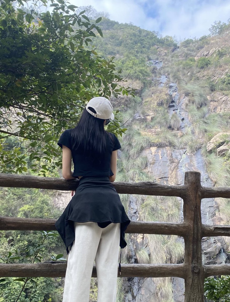 jiuer83455's tweet photo. 一路风景让终点值得 #自我成长 #爬山 #人妻 #风景 #交友 #北京 #朝阳 https://t.co/zWB3u6ud17