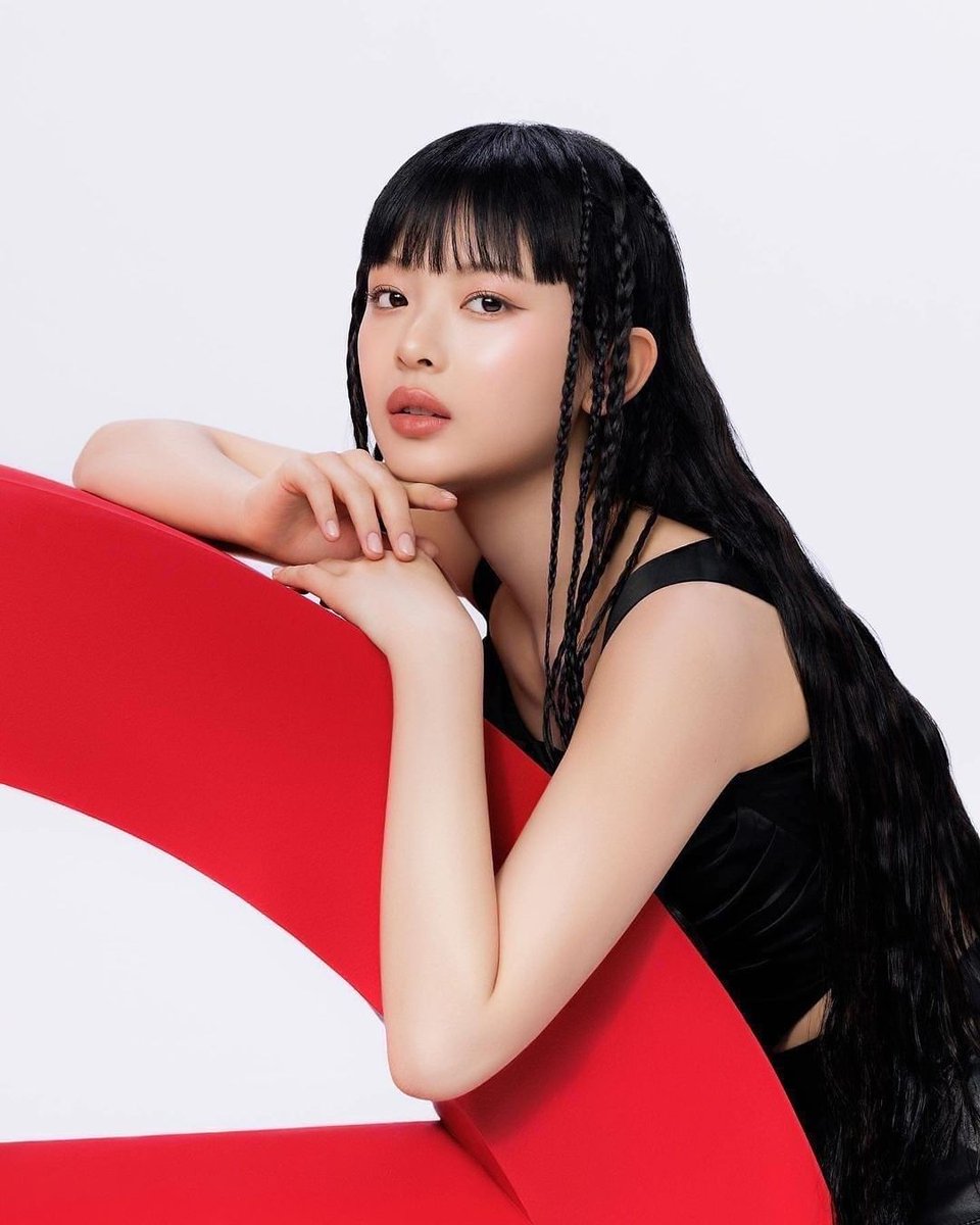 アルマーニ ビューティのグローバル メイクアップ アンバサダーに