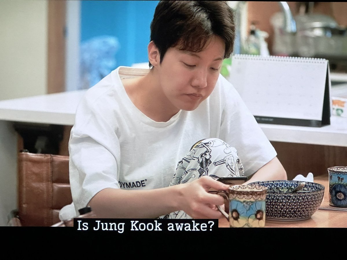 cebularmy's tweet photo. Hobi posiada ceramikę z Bolesławca! 💜🇵🇱

#jhopeINTHEBOX https://t.co/QAjIXzfz1y