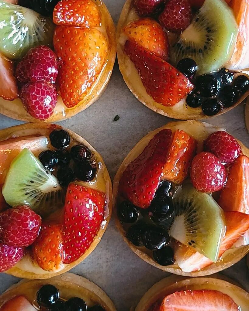 MaisonMayci's tweet photo. Have a great weekend 💚
•
•
•

#b13 #birminghamuk #birmingham #b14 #boulangerie #patisserie #brumfood #brum #madeinmoseley #sunshine #independentbusiness #independentbirmingham #coffee #brioche #secret #breakfast #champions #gbbo #weekend #fruit https://t.co/f9ETXgdWZJ https://t.co/VhWtRCU38v