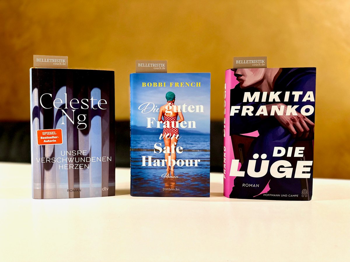 Das sind sie! Die drei Bücher auf unserer Shortlist zur Wahl „Buch des Jahres 2022“ auf der Belletristik-Couch. 
„Die guten Frauen von Safe Harbour“ (Diederichs)
„Die Lüge“  (@HoCaHamburg)
„Unsre verschwundenen Herzen“ (<a href="/dtv_verlag/">dtv Verlag</a>)
Alle Infos: belletristik-couch.de/magazin/buch-d…