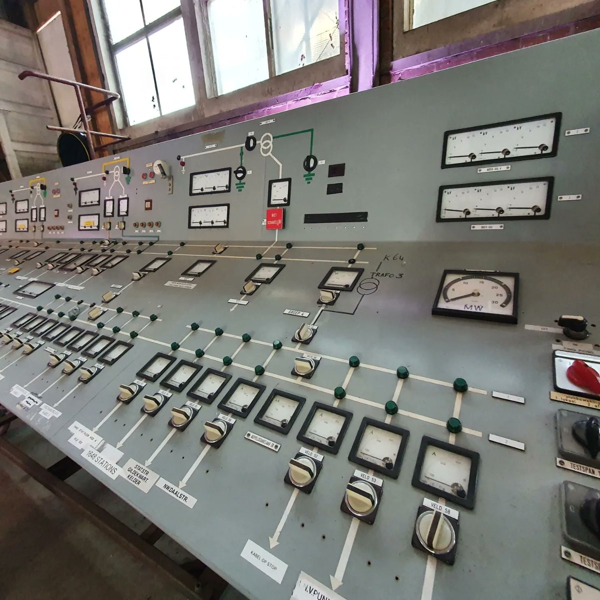 Dolly Fixtures tweet media