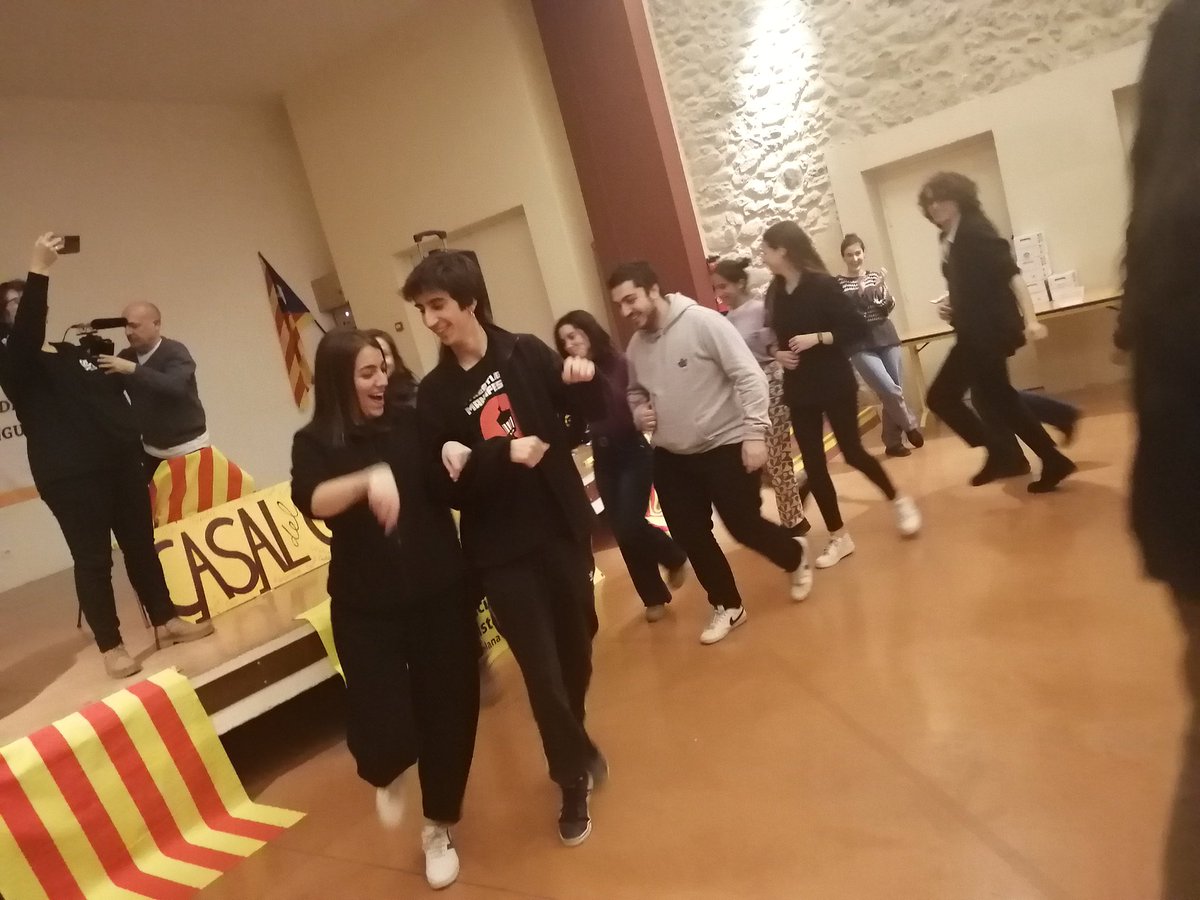 <a href="/santjordibdn/">𝐄𝐬𝐛𝐚𝐫𝐭 𝐒𝐚𝐧𝐭 𝐉𝐨𝐫𝐝𝐢 𝐁𝐃𝐍</a> Gràcies a vosaltres, per ser-hi! 😍
<a href="/FEEC_cat/">FEEC</a> <a href="/AteneusCat/">Federació d'Ateneus de Catalunya</a> <a href="/tradicionarius/">Tradicionàrius</a> <a href="/CasalsiAteneus/">Casals i Ateneus</a> <a href="/santjordibdn/">𝐄𝐬𝐛𝐚𝐫𝐭 𝐒𝐚𝐧𝐭 𝐉𝐨𝐫𝐝𝐢 𝐁𝐃𝐍</a>