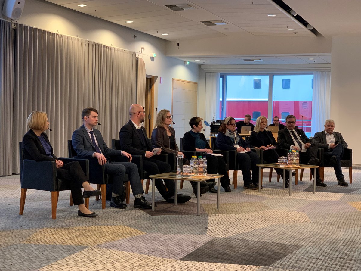 Päivän teemoista olivat eilen keskustelemassa <a href="/MariPSRantanen/">Mari Rantanen</a>, <a href="/heikkiautto/">Heikki Autto | Kokoomus | Lappi</a>, <a href="/kibefi/">Kim Berg</a>, @HannaHuttunen1, <a href="/HannaHolopaine/">Hanna Holopainen</a>, <a href="/TuomelaTiina/">Tiina Tuomela</a>, <a href="/kahonka/">Karoliina Paavola</a>, <a href="/AndersNorrback/">Anders Norrback</a> ja Matti Semi. SPALin #eduskuntavaalit2023 tavoitteisiin voit tutustua: bit.ly/3Eh2Uu6 #turvallinensuomi