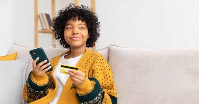 Plus de la moitié des internautes français ont acheté un produit en ligne en 2022 : selon le digital report 2023 publié par <a href="/Meltwater/">Meltwater</a> et <a href="/wearesocial/">We Are Social</a>, 73% des 16-64 ans sont connectés sur facebook. 
#data #retail #digital #digitalreport2023
👉bit.ly/3lBsZxv