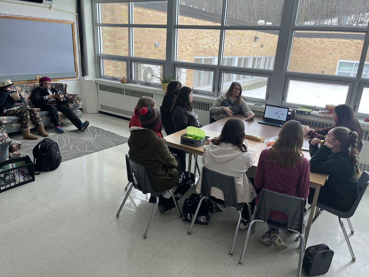 Lunch and learn #2 on relationships focused on communication, and specifically assertiveness with communication. Thanks <a href="/NicholeFielder_/">Nikkita94</a> for another great session <a href="/TLDSB/">TLDSB</a> <a href="/HHSS_RedHawks/">Haliburton High SS</a>