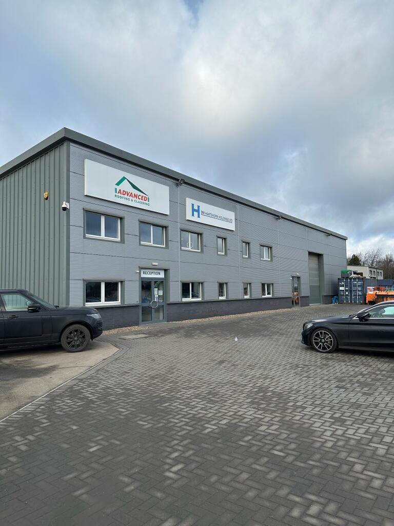 AdvRoofClad's tweet photo. 18/02 marks 35yrs as a Ltd Company &amp; 38yrs from when David Hartshorn &amp; Gordon Harris started ARL. The Company started out doing Mastic Asphalt &amp; Built Up Felt roofing &amp; over the yrs have now become a full Envelope Contractor carrying out all aspects of flat roofing &amp; Façade works https://t.co/oG8cjccZJL