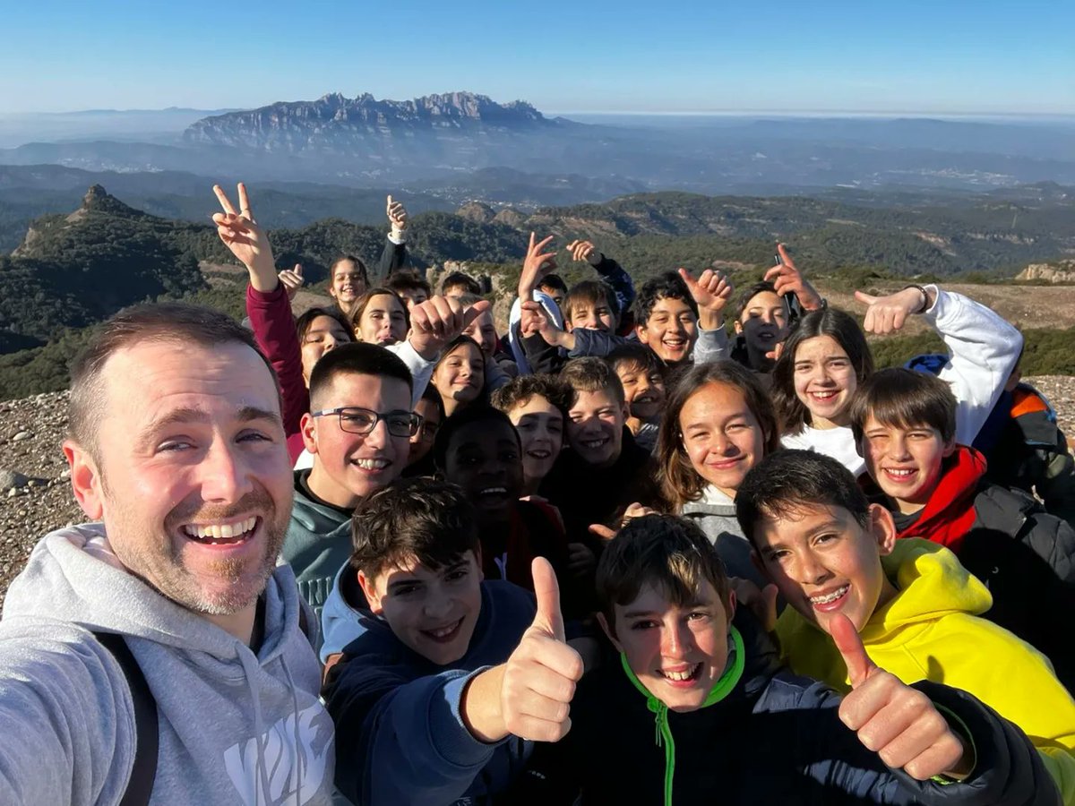 epiasabadell's tweet photo. el Pic de la Pola, ens han explicat l'origen del nom d'alguns dels pics que hem trobat i també hem après l'origen geològic de totes les muntanyes del voltant. Quin dia més fantàstic!
#1RESOPIASABADELL
#SECUNDÀRIAPIASABADELL https://t.co/6m7BlgOrDt