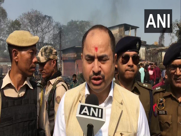 ani_digital's tweet photo. Assam: 300 shops gutted in Jorhat's Chowk Bazaar
 
Read @ANI Story | https://t.co/RdILfxlt9f
#assamfire #chowkbazaar #FireAccident #Assam https://t.co/OTDOqjLI40