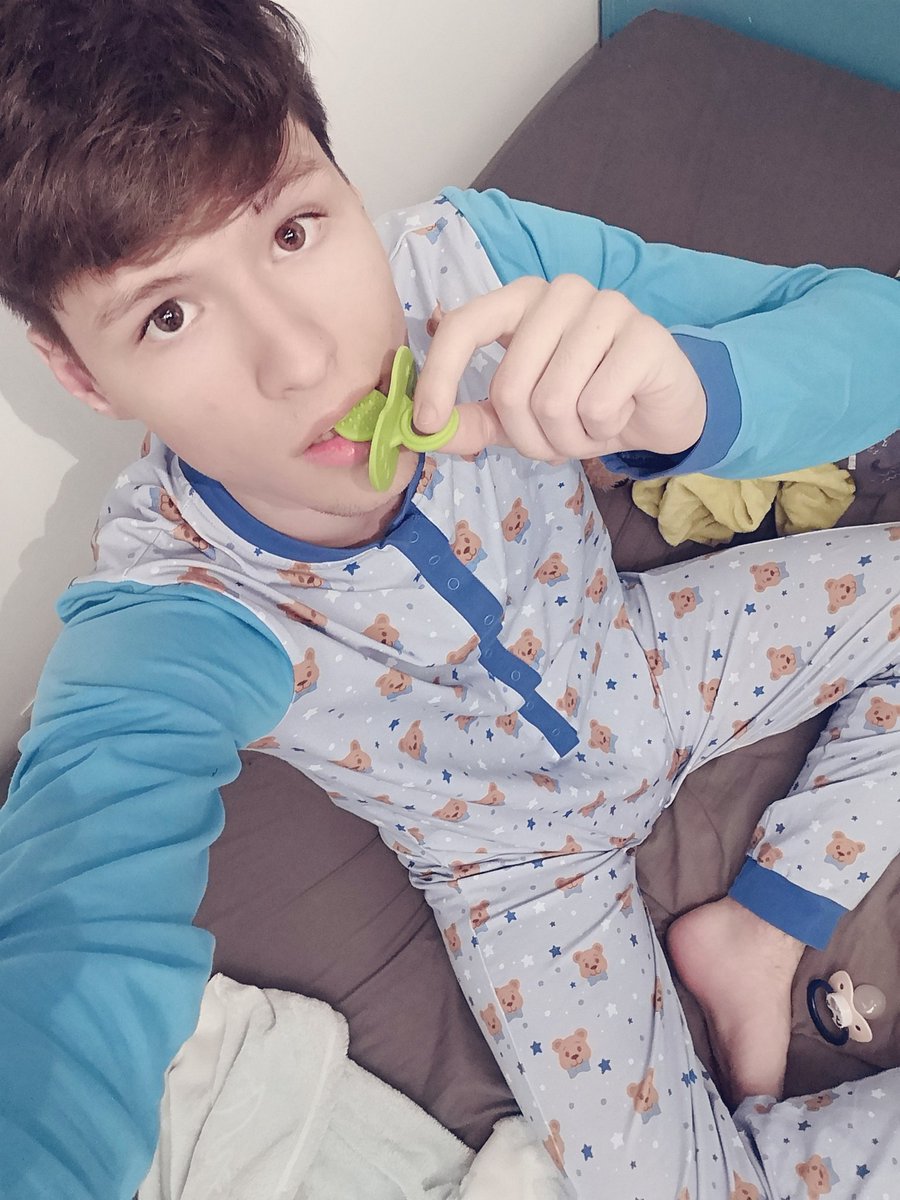 ㅤ☁️ { baby is teething } 🥺🦷