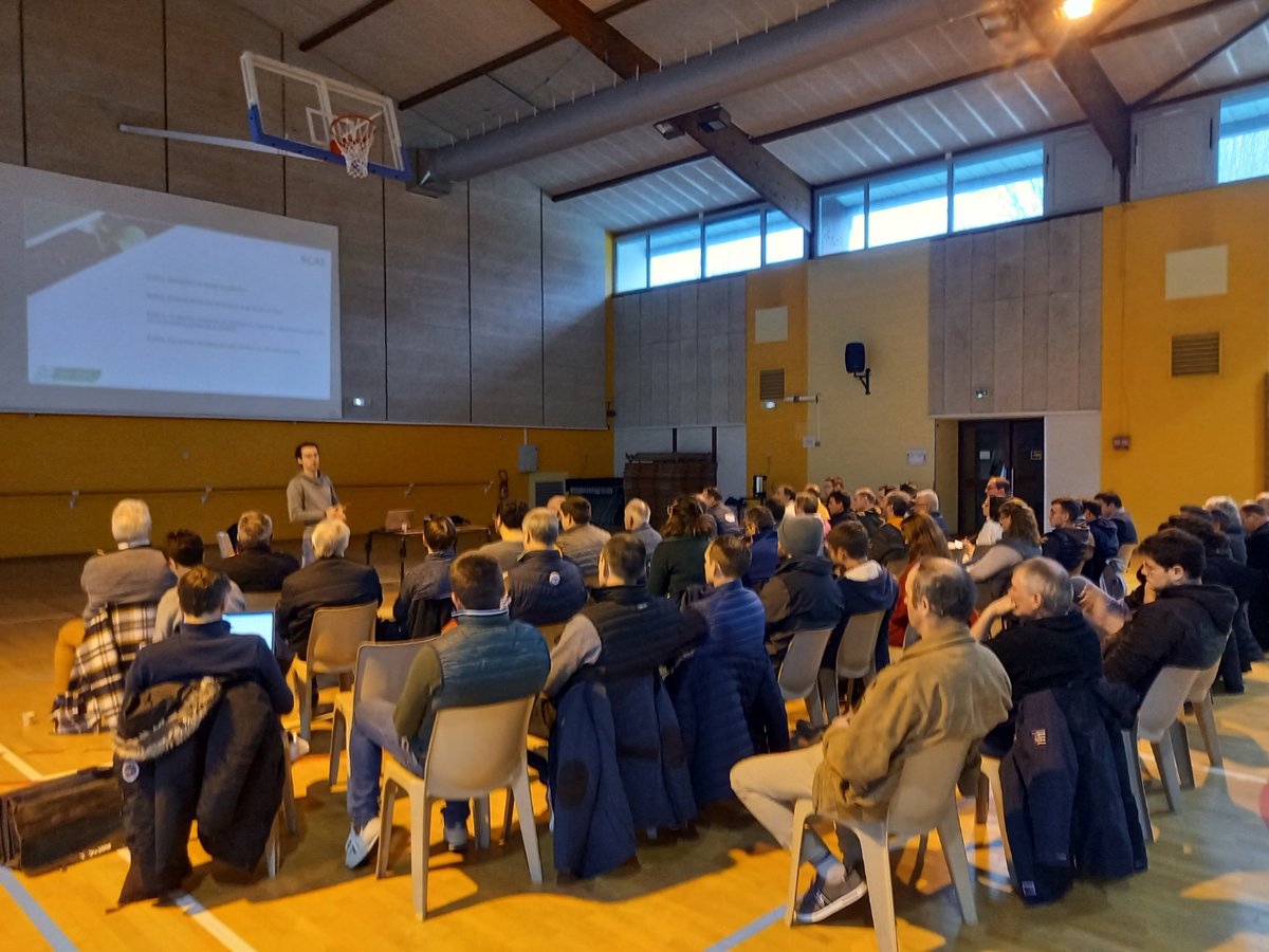 GroupeIsidore's tweet image. Le @GroupeIsidore informe et accompagne ses clients agriculteurs, viticulteurs et éleveurs sur la PAC 2023-2027 et ses nouvelles règles 🌿📋
Ces 2 réunions ont réuni plus de 100 clients et ont été animées par Nicolas Pugeaux du @gs_naca
#PAC #agriculture