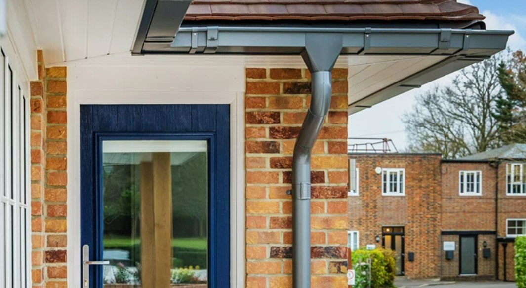 DrainageCentral's tweet photo. We love the look of Lindab's Rectangular Guttering on this Property 😍
Shop the range on our website here 👇
https://t.co/Y0E3ffV77W
Or give us a call on 03302 230 275, we will put a quote together without you having to navigate the website. https://t.co/flqyOu9vmY