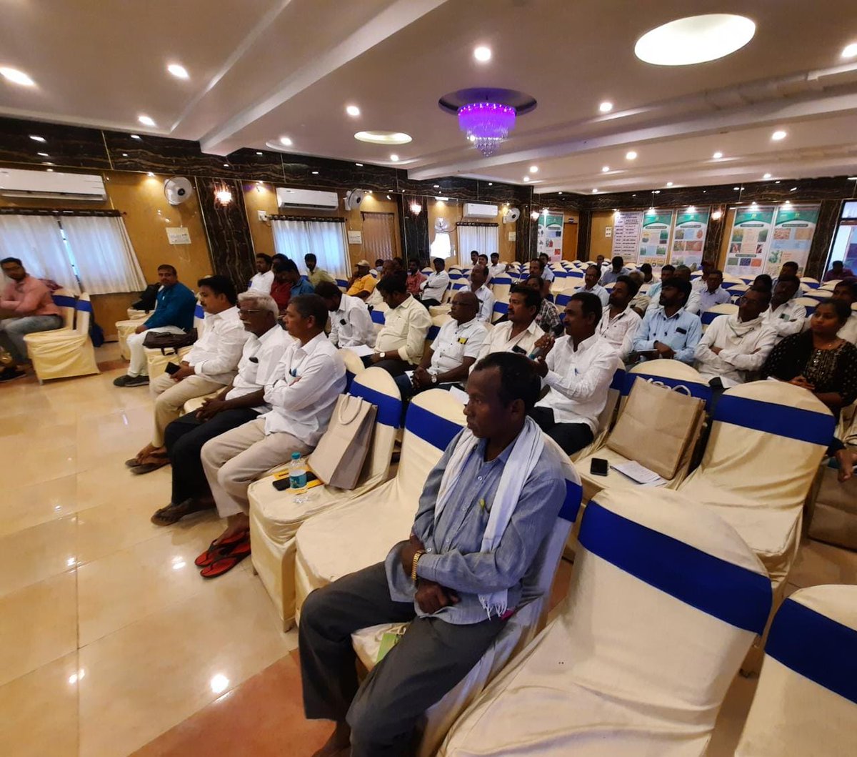 NSCLIMITED's tweet photo. FPO’s/FPC’s training Programme was organized at NSC Raichur and NSC Warangal. #NationalSeedsCorpLtd #FarmSona #NSCSeeds #BeejNSC @nstomar @AgriGoI @KailashBaytu https://t.co/ORsSs9IZW3