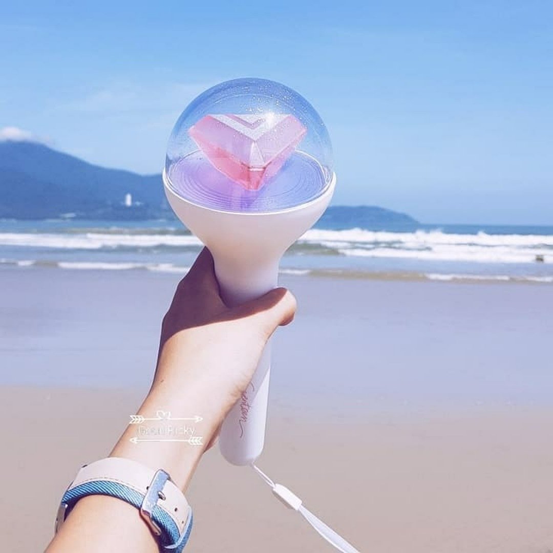 1woo17's tweet photo. rose quartz and serenity is such a pretty color. https://t.co/nJxrTiYv9l