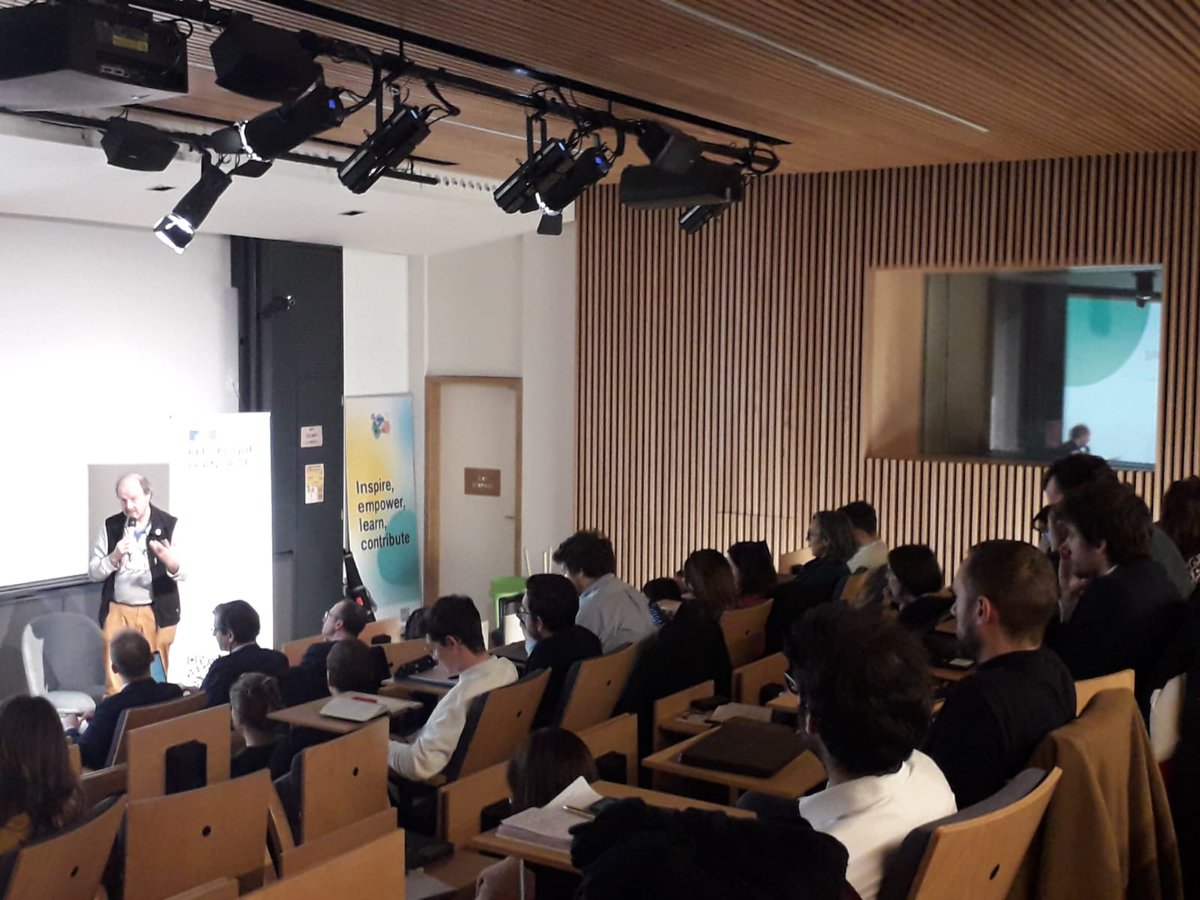 CO_Jeunesse's tweet photo. Le COJ au complet - hier soir, avec @sarahelhairy
Travaux des commissions, politiques de jeunesse &amp; transition écologique ; retour sur notre assemblée plénière ⬇️ https://t.co/oT7xP8QBTi