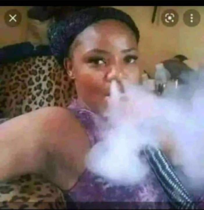 Alain_map's tweet photo. Dore babandi birirwa bavuga ngo abagabo barabuze, ubu Koko ninde mugabo warongora generator 😂😂🤣🤣 https://t.co/nmfUjHRMYf