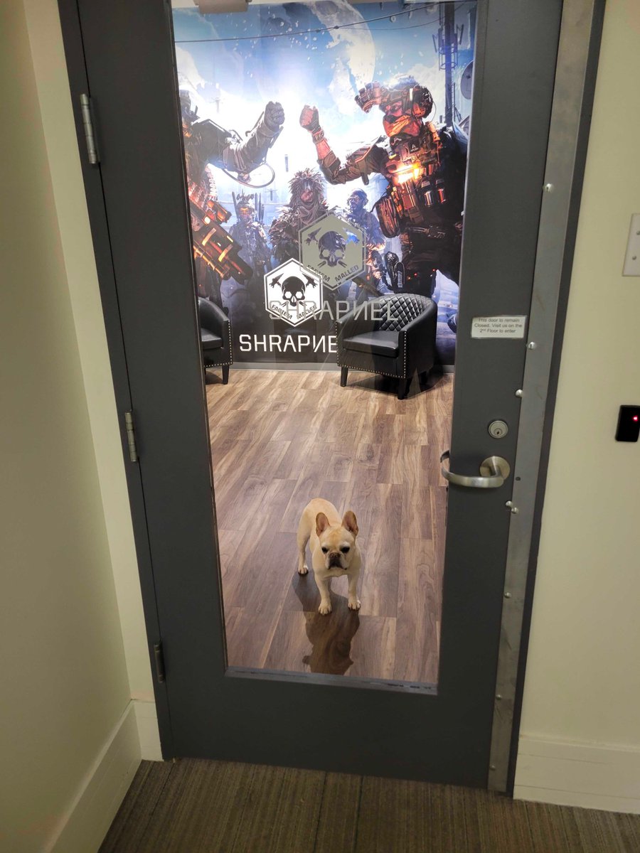 playSHRAPNEL's tweet photo. Take a glimpse behind the doors of #StudioSHRAPNEL with General Murdock and see our team and test out the latest gameplay 🎮🐶
Don't miss out on this exclusive sneak peek 👀 watch now at: https://t.co/iCB49aFdpB https://t.co/V8tfoOtKCb