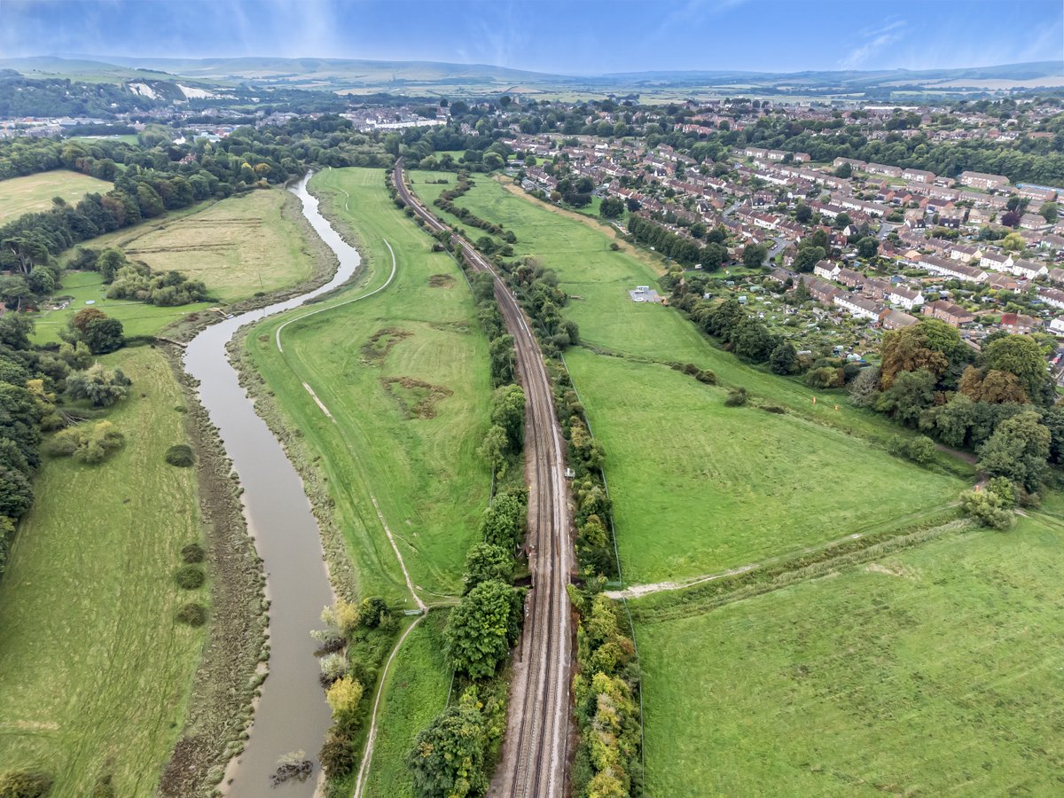 NOW UNDER OFFER! 36.8 acres of potential #Biodiversity Net Gain/ Carbon Offset #land on the edge of #Lewes, inc part of the Offham Marshes SSSI. Contact our #Sussex office on 01435 873 999  if you have similar land or would like advice.
#landsales #propertyprofessionals