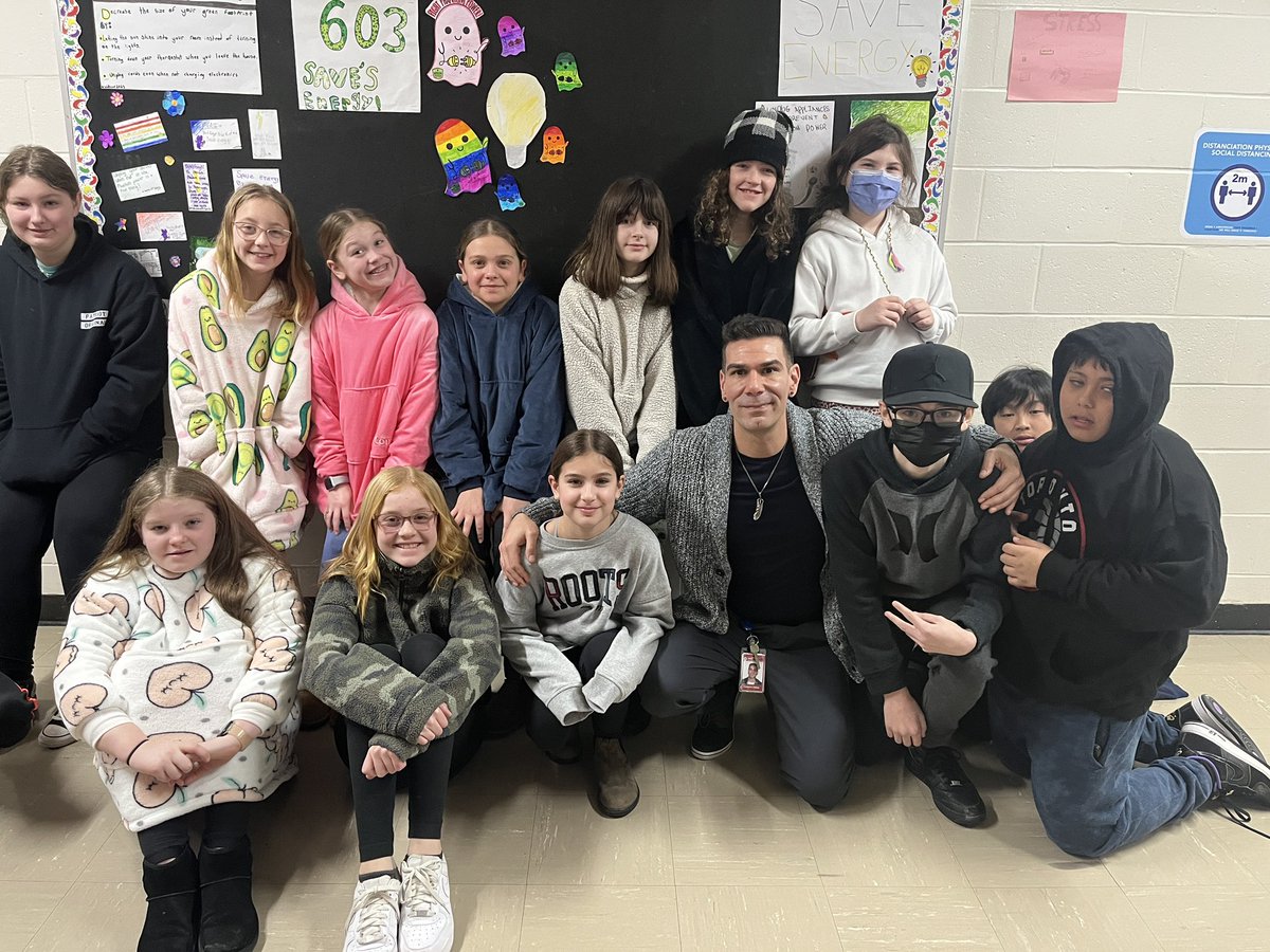 camdebaie's tweet photo. Our Recycling Rats are bundled up in their comfy sweaters for our weekly challenge to turn off the heat #BSJH @Brooksidejh #Wattsoff2023 https://t.co/fI3jgj9Z1t
