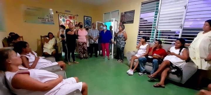 Desde la Primada de Cuba Baracoa,en#Guantanamo los Candidatos Intercambian con el pueblo ellos  nos representaran en la ANPP
#YoVotoEl26 
#YoVotoUnido 
<a href="/UlisesGuilarte/">Ulises Guilarte de Nacimiento</a> 
<a href="/Rafael_Perezgtm/">Rafael Pérez Fernández</a> 
<a href="/DiazCanelB/">Miguel Díaz-Canel Bermúdez</a> 
<a href="/MaraConsueloba4/">María Consuelo baeza Martin</a> 
<a href="/ArletyBarazal/">Arlety Barazal Gutiérrez 🇨🇺</a> 
@CubaCentral 
<a href="/PartidoPCC/">Partido Comunista de Cuba</a>