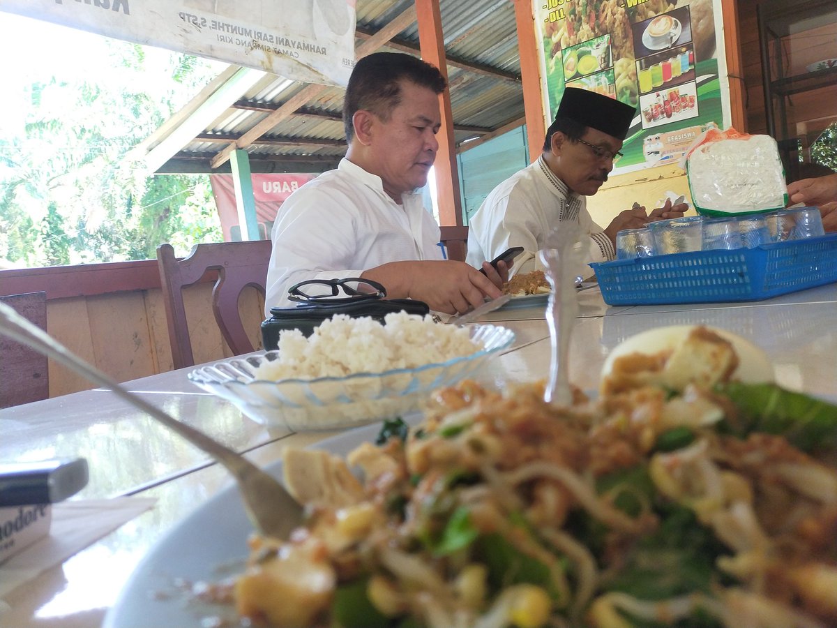 aly_sakti's tweet photo. Jumat berkah
#JumatBerkah
#pecal
#dpcpartaidemokratkotasubulussalam
#PartaiDemokrat
#salmaza https://t.co/GtGTksqFQ0