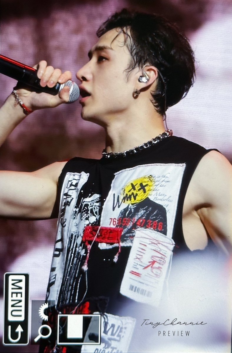 dimpleechan's tweet photo. DUDE IS SO FINE https://t.co/V1pfvYJoHY