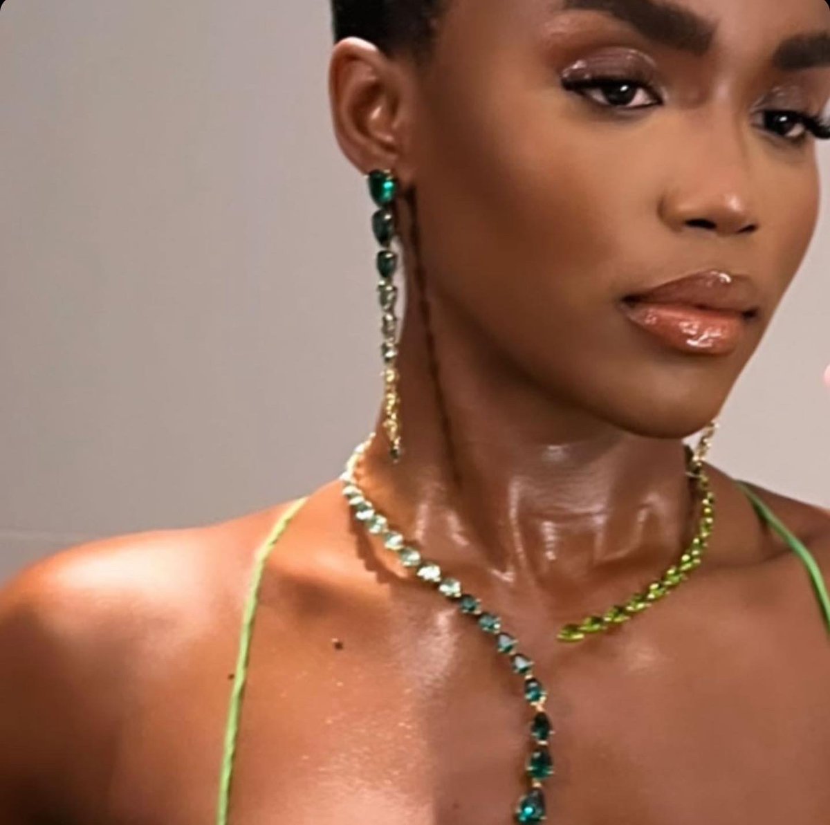 Itsdmilan's tweet photo. Gorgeous Glowy Glam by me🫣 (IG: MILMADEUK) for the stunning Eva Apio who blessed the Creed Red Carpet 🔥🔥 https://t.co/92CLOhQtbP
