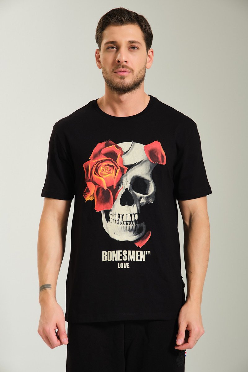 Bonesmen's tweet photo. It’s more than a style. Bonesmen offers a different fashion as opposed to being an ordinary style. @bonesmen 🏴☠️
#bonesmen #formen #menfashion #tshirt https://t.co/wtHQ9CnTv1