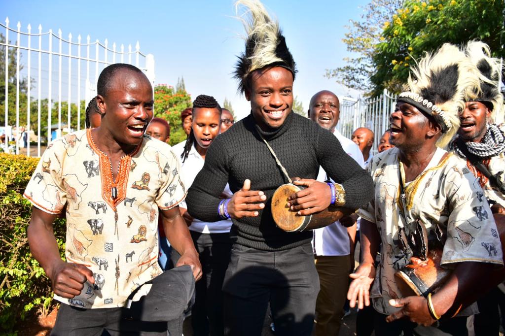 I reiterated our Ministry's commitment to scouting and nurturing talent and launching them onto International sporting platforms through our #TalantaHela initiative.

Congratulations again <a href="/Ferdiomanyala/">Ferdinand Omurwa OMANYALA M.B.S,O.G.W</a>. Thank you for once again flying our flag high!