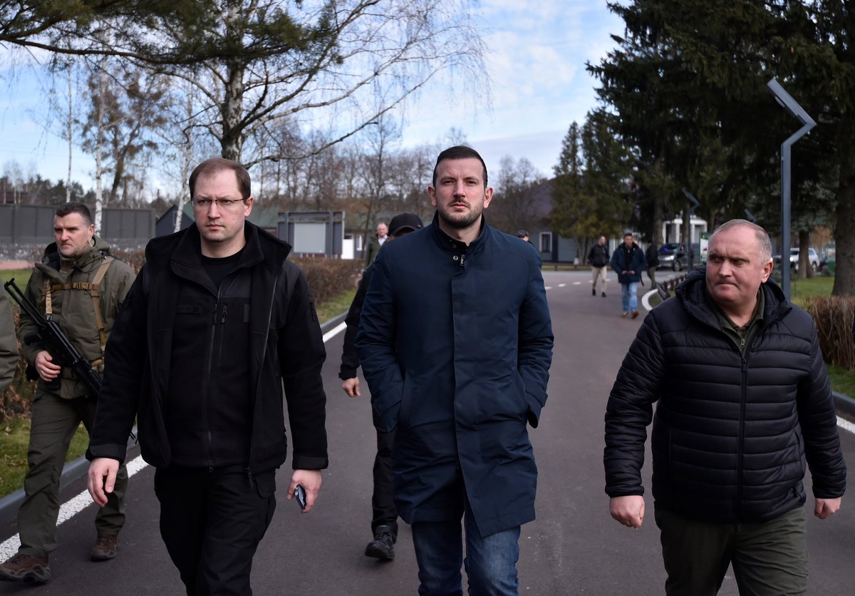 In #Ukraine preparing the next steps to rebuild it more sustainable than ever before! 

Our #NEB Phoenix plan: 

🟢 3 webinars: housing, circularity &amp; capacity building
🟢 open Phoenix &amp; <a href="/LIFEprogramme/">LIFE Programme</a> calls 
🟢 consultations to align 🇺🇦🇪🇺 legislations 

environment.ec.europa.eu/news/rebuildin…