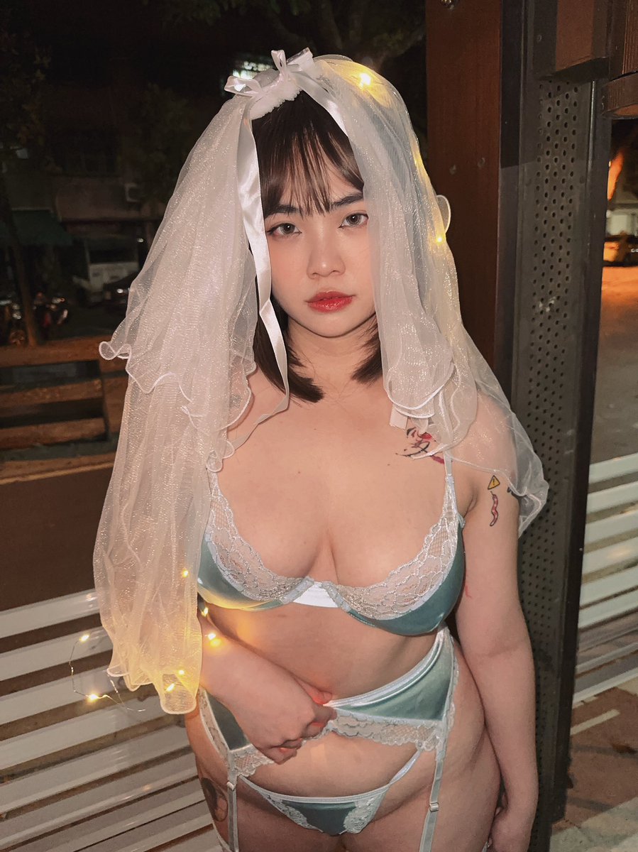 活動還在持續中ㄛ～～人沒有很多趕快來參加！還有我決定延長到2/19！並且追加！在此貼文下面留言！按讚轉發！加抽一位給你！ https://t.co/CbiRv8ZKYI