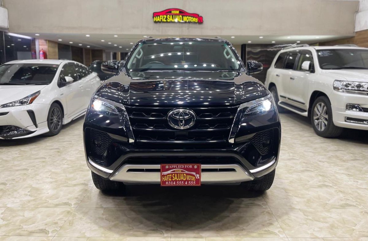 HsmMotors's tweet photo. #Toyota_fortuner_sigma_2.8
Model 2022 UnRegistered
#PushStart #Total_Genuine
#Genuine_Millage Only 9000 Km Driven
#Bumper_To_Bumper_Genuine
#Exchange_Possible
#hsmotors #hsm #hafizsajjadmotors #importedcars #japanesecars #localcars #safety #TOYOTA #FortunerChallenge https://t.co/S6oPRIBhto