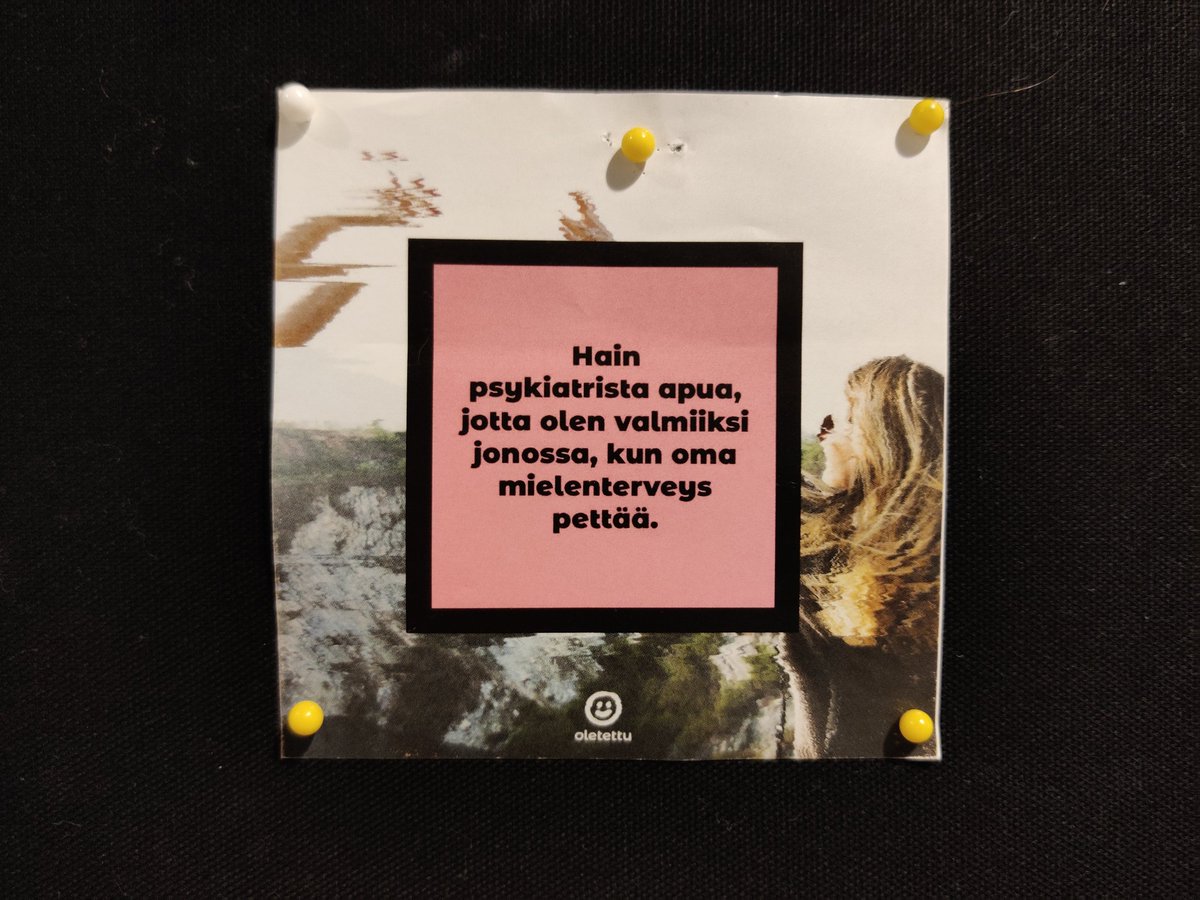 Paradoksaalisesti terveyden edistämisen seminaarissa <a href="/helsinkiuni/">University of Helsinki</a> ilmoitustaululta bongattua. "Kiva", että opiskelijat ovat ymmärtäneet miten hoitoon pääsee mutta olisiko eettisesti kestävämpää korjata palvelujärjestelmää oikea-aikaisen tuen saamiseksi? #mielenterveys #vaalit
