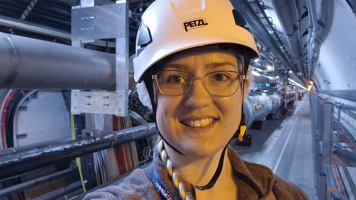 PhDewhurst's tweet photo. I work at @CERN, where I study the use of #silicon crystals 🔮 to deflect #particles from the #LHC.
Today, I'm underground! 👷🏿‍♂️ Where we're checking to see if our crystals can be installed at the locations used in my simulations. Time to investigate 🔎 #UKatCERN #physics https://t.co/5JUPiSuy5P