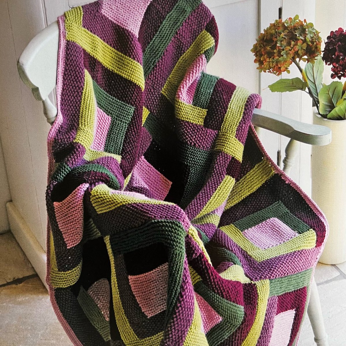 DDCrochetDesign's tweet photo. Knitted Vintage Style Square Throw Knitting Pattern #knitting #knit #sewing #knittedthrow #knittedafghan #1970s #MHHSBD #shopindie #breaktimehour #weekendprojects #wip #crochetpattern #yarn #knittingpattern https://t.co/sH3rvylUat https://t.co/LgNSi7TCIX