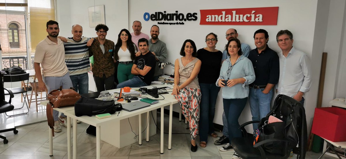 eldiarioAnd (@eldiarioand) on Twitter photo Como hoy estamos de décimo cumpleaños, nos permitimos presumir de equipo. En nuestro último encuentro, <a href="/a1varo_lopez/">Álvaro López</a> <a href="/amorenteg/">Antonio Morente</a> <a href="/javidmgz/">Javi Domínguez</a> <a href="/Sararoab/">Sara Rojas</a> <a href="/fermincaba/">Fermín Cabanillas</a> <a href="/DaniCela8/">Dani Cela</a> @javierramajo <a href="/MariaIReal/">María Iglesias</a> @lucreciahevia <a href="/AlfonsoAlba_/">Alfonso Alba</a> <a href="/asolgar/">Ana Sola</a> <a href="/preludio1014/">Francisco Jiménez</a> y <a href="/nestorcevic/">Néstor Cenizo</a> Como hoy estamos de décimo cumpleaños, nos permitimos presumir de equipo. En nuestro último encuentro, <a href="/a1varo_lopez/">Álvaro López</a> <a href="/amorenteg/">Antonio Morente</a> <a href="/javidmgz/">Javi Domínguez</a> <a href="/Sararoab/">Sara Rojas</a> <a href="/fermincaba/">Fermín Cabanillas</a> <a href="/DaniCela8/">Dani Cela</a> @javierramajo <a href="/MariaIReal/">María Iglesias</a> @lucreciahevia <a href="/AlfonsoAlba_/">Alfonso Alba</a> <a href="/asolgar/">Ana Sola</a> <a href="/preludio1014/">Francisco Jiménez</a> y <a href="/nestorcevic/">Néstor Cenizo</a>