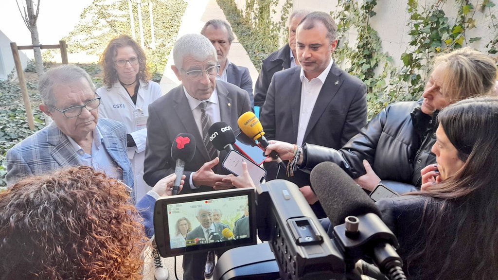 CanalTerrassa's tweet photo. 🔴🩺| El #CAPCanRoca passarà a ser de gestió única del @CSTerrassa, incloses les especialitats. Ho ha anunciat el conseller de @salutcat, @manelbalcells, en visita a #Terrassa

[Obrim fil] https://t.co/c7EoTaU2ND