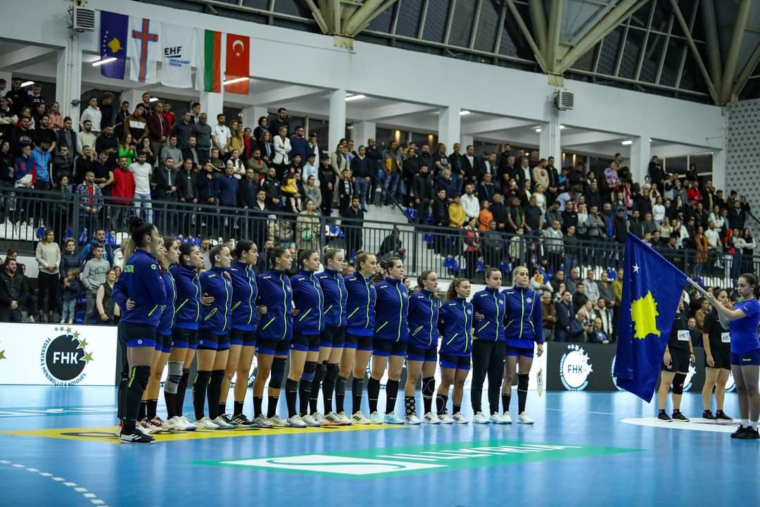 FHK_Zyrtare's tweet photo. 15 vjet shtet
Gëzuar KOSOVË🇽🇰
#KosHandball #indipedenceday #kosovë🇽🇰🇽🇰 https://t.co/COPLNCBZFj