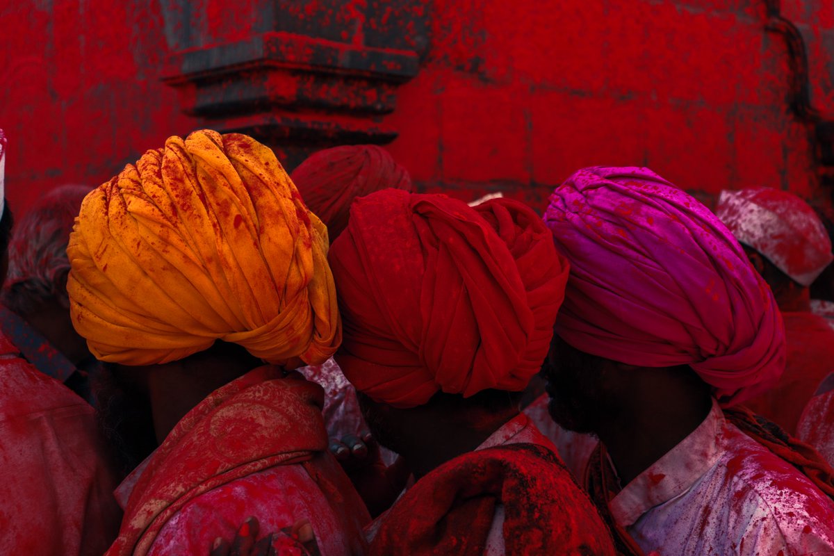 Thevinaymane's tweet photo. RED FESTIVAL ❤
These are some pictures from SHRINATH MHASKOBA YATRA, VEER which is near Pune. This Festival is so unique because of spreading of Red colour called Gulal.
#IncredibleIndia #indianculture #RedFestival #mhaskoba 
@Canon_India @incredibleindia
@NatGeo @NatGeoIndia https://t.co/rZYluZW7oV