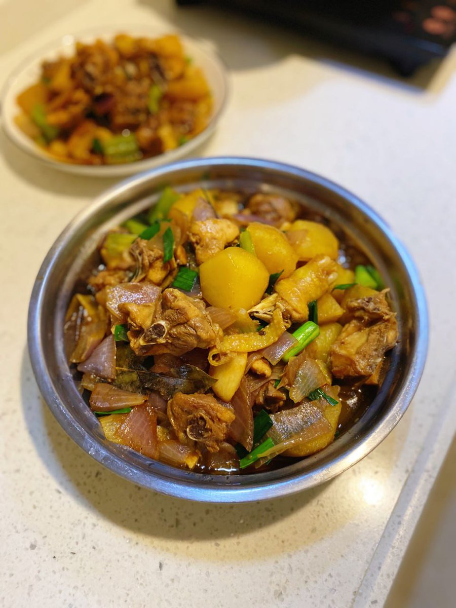 AmesseYao's tweet photo. The idea of a foodie is that you eat more if it tastes good, and eat as much as it tastes bad. https://t.co/nM16xa9zsR