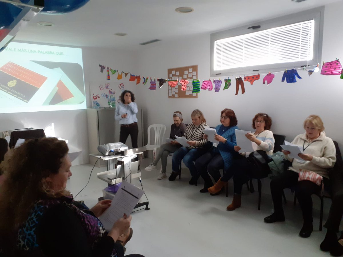 CsSantanyi's tweet photo. Ahir penúltima sessió del taller de l'apoderament de la dona a càrrec de la nostra infermera @carmevidalfeminista #perspectivadegènere #donesempoderades #educacióperlasalut  @apmallorca https://t.co/ZULlfDp0NU