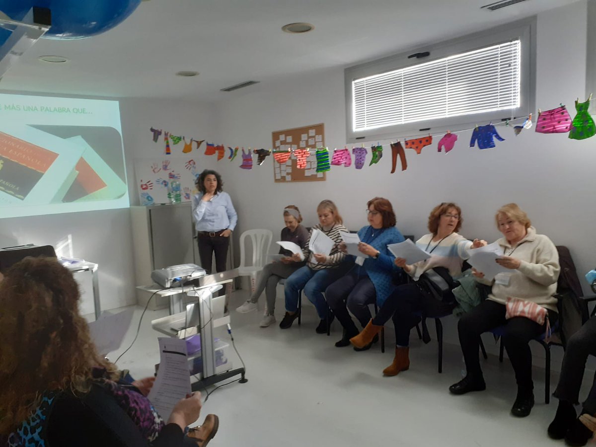 CsSantanyi's tweet photo. Ahir penúltima sessió del taller de l'apoderament de la dona a càrrec de la nostra infermera @carmevidalfeminista #perspectivadegènere #donesempoderades #educacióperlasalut  @apmallorca https://t.co/ZULlfDp0NU