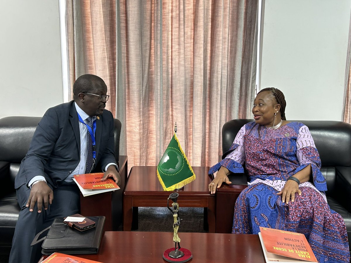 Amb. #AnthonyOkara paid a courtesy call on H. E. <a href="/AmbSamate/">Amb Minata SAMATE CESSOUMA</a> discussed #Malariaissues &amp; extended to her an official invitation on behalf of t/Exec. Sec. <a href="/ALMA_2030/">African Leaders Malaria Alliance (ALMA)</a> <a href="/JoyPhumaphi_/">Joy Phumaphi</a> to the #AwardsCeremony organised by t/#ALMAChair H. E. <a href="/USEmbalo/">Umaro Sissoco Embaló</a> Prez. Republic of Guinea-Bissau 🇬🇼
