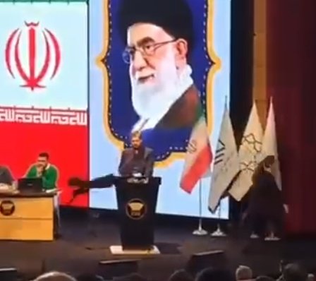 موژی tweet media